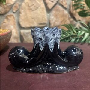 Van Briggle frog vase
